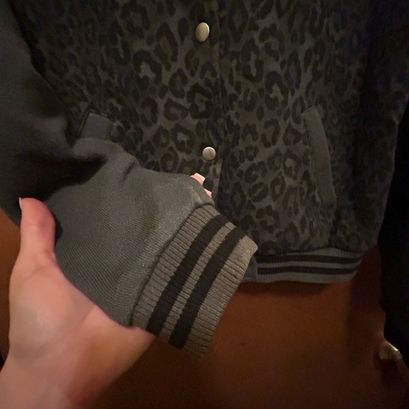 Y2K PINK Victoria's Secret Leopard Print Varsity Jacket - Picture 8 of 13